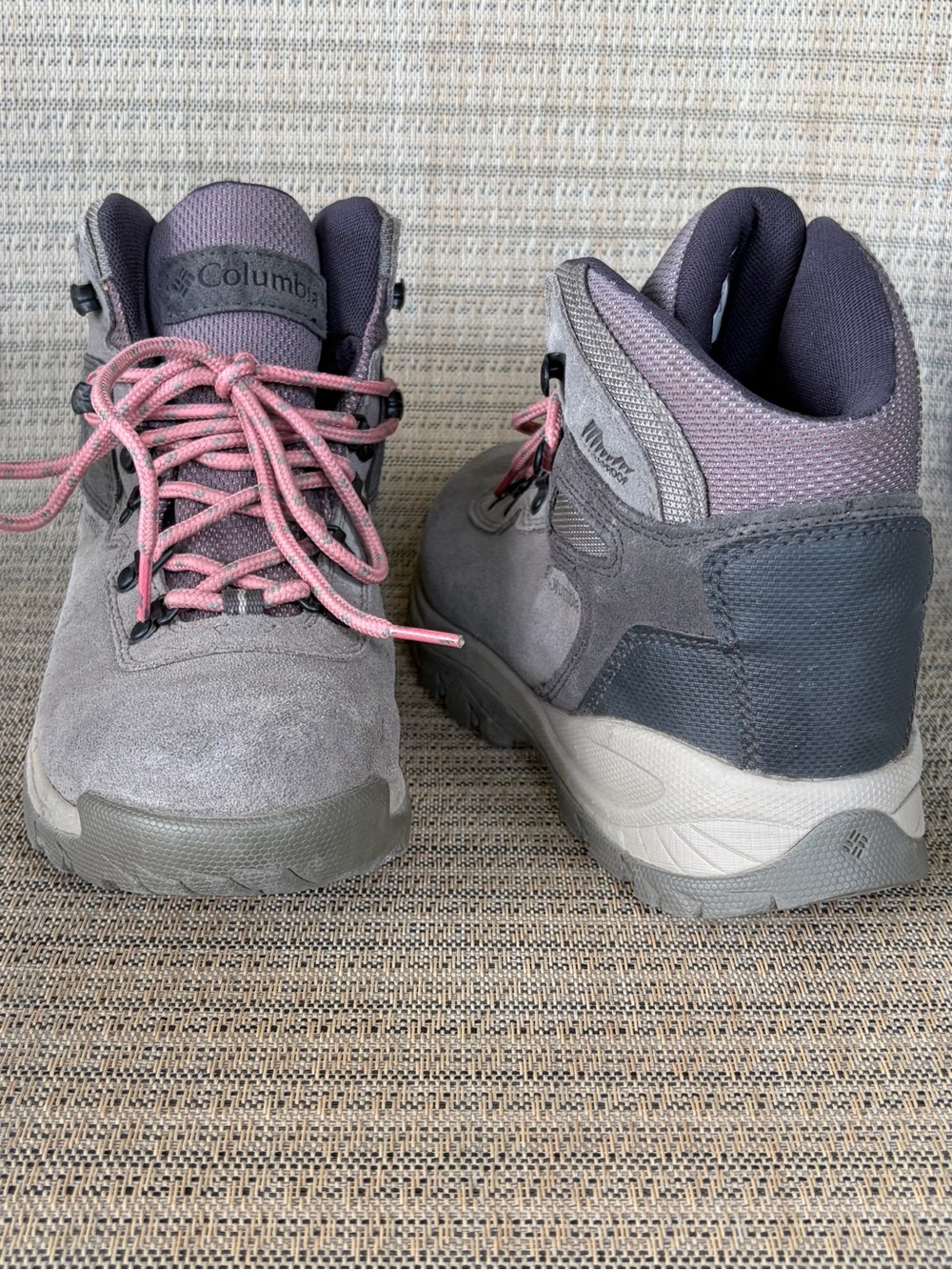 Columbia Newton Ridge Plus Waterproof Amped Hiking Boot Gray Pink Size 8.5